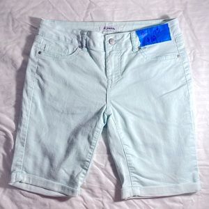 D.jean stretch size 6